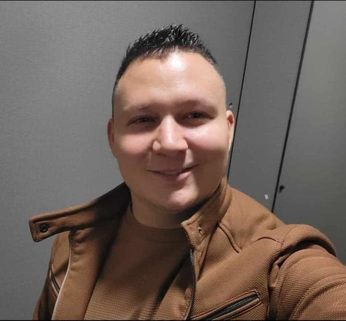 Csapatunk szobafestő mestere portréfotón